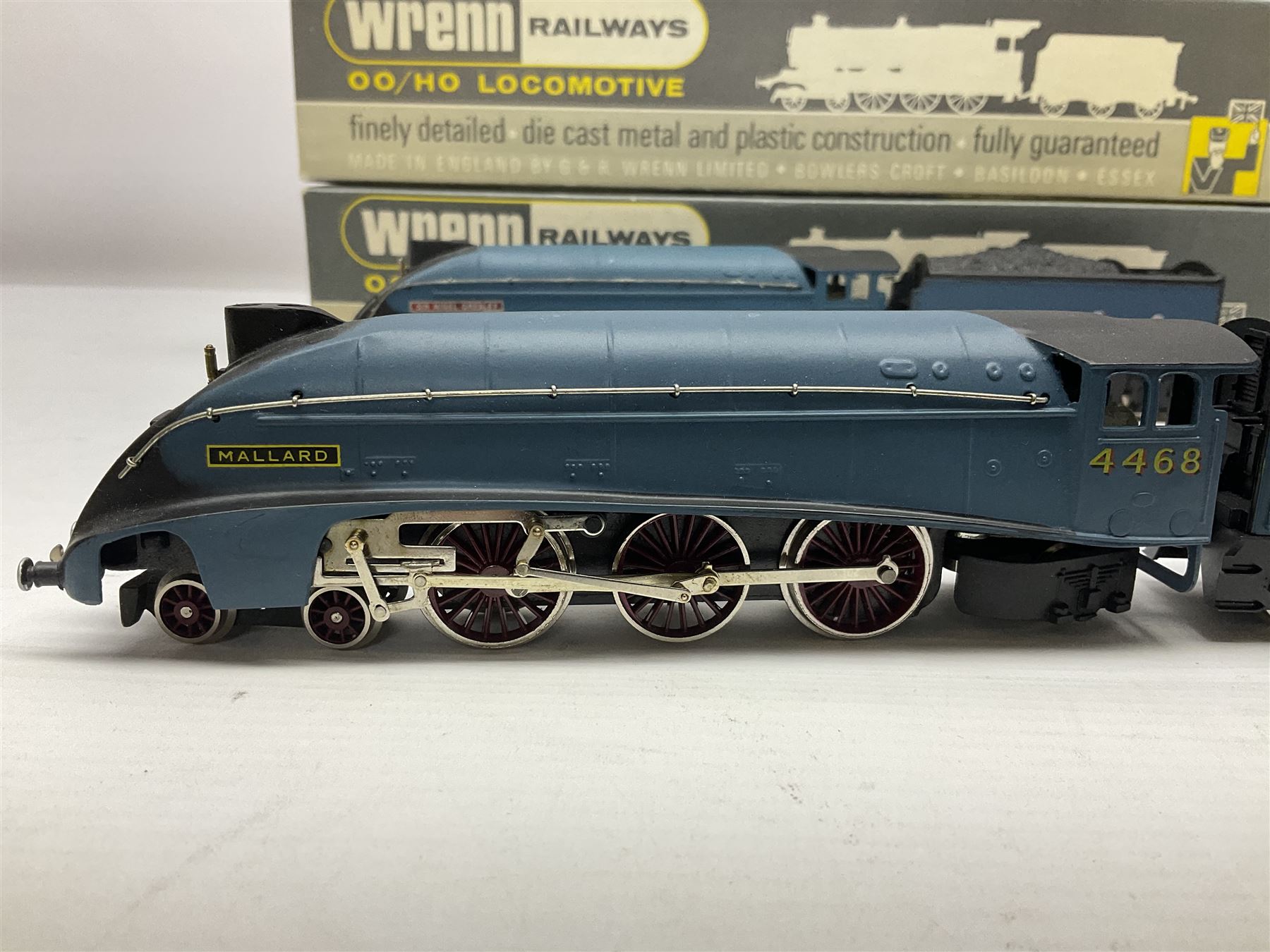 Wrenn '00' gauge - two Class A4 4-6-2 locomotives in LNER Garter Blue - 'Mallard' No.4468; and 'Sir Nigel Gresley' No.7; both boxed with instructions (2)