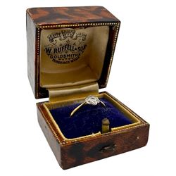 18ct gold diamond daisy cluster ring and a gold-plated carnelian and bloodstone spinner fob, fob L5.5cm