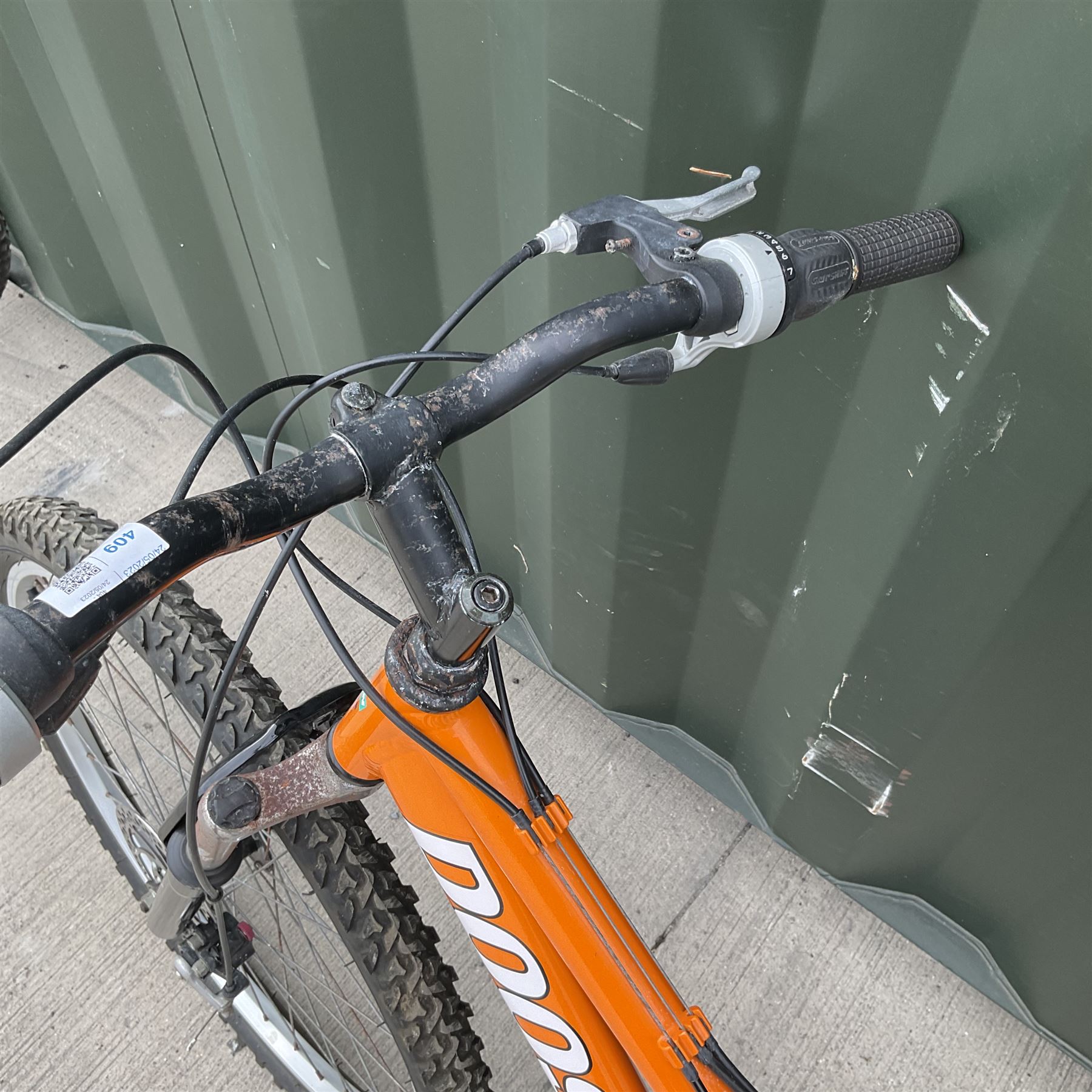 Doosan 21 speed full suspension bike, front disc brakes - THIS LOT IS TO BE COLLECTED BY APPOINTMENT FROM DUGGLEBY STORAGE, GREAT HILL, EASTFIELD, SCARBOROUGH, YO11 3TX