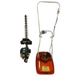 Makita HTR5600 22-inch petrol hedge trim