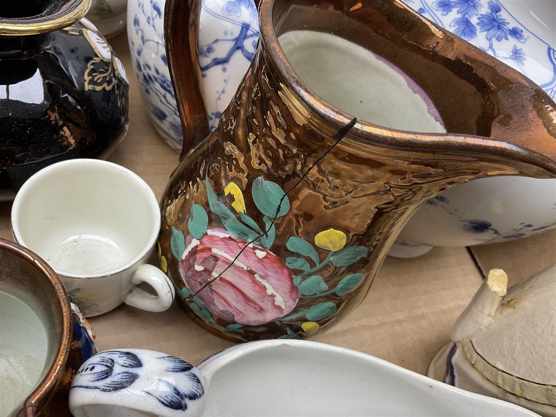 Quantity of Victorian and later ceramics to include Vohenstrauss Bavaria Johann Seltmann tea and dinner wares, pair of Lichte GDR lidded vases, Fapodel lidded vase etc