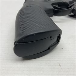 Umarex Smith and Wesson model 586-4 .177 air pistol serial no.S074938959 with circular 10-shot magazine L29cm  NB: AGE RESTRICTIONS APPLY TO THE PURCHASE OF AIR WEAPONS.