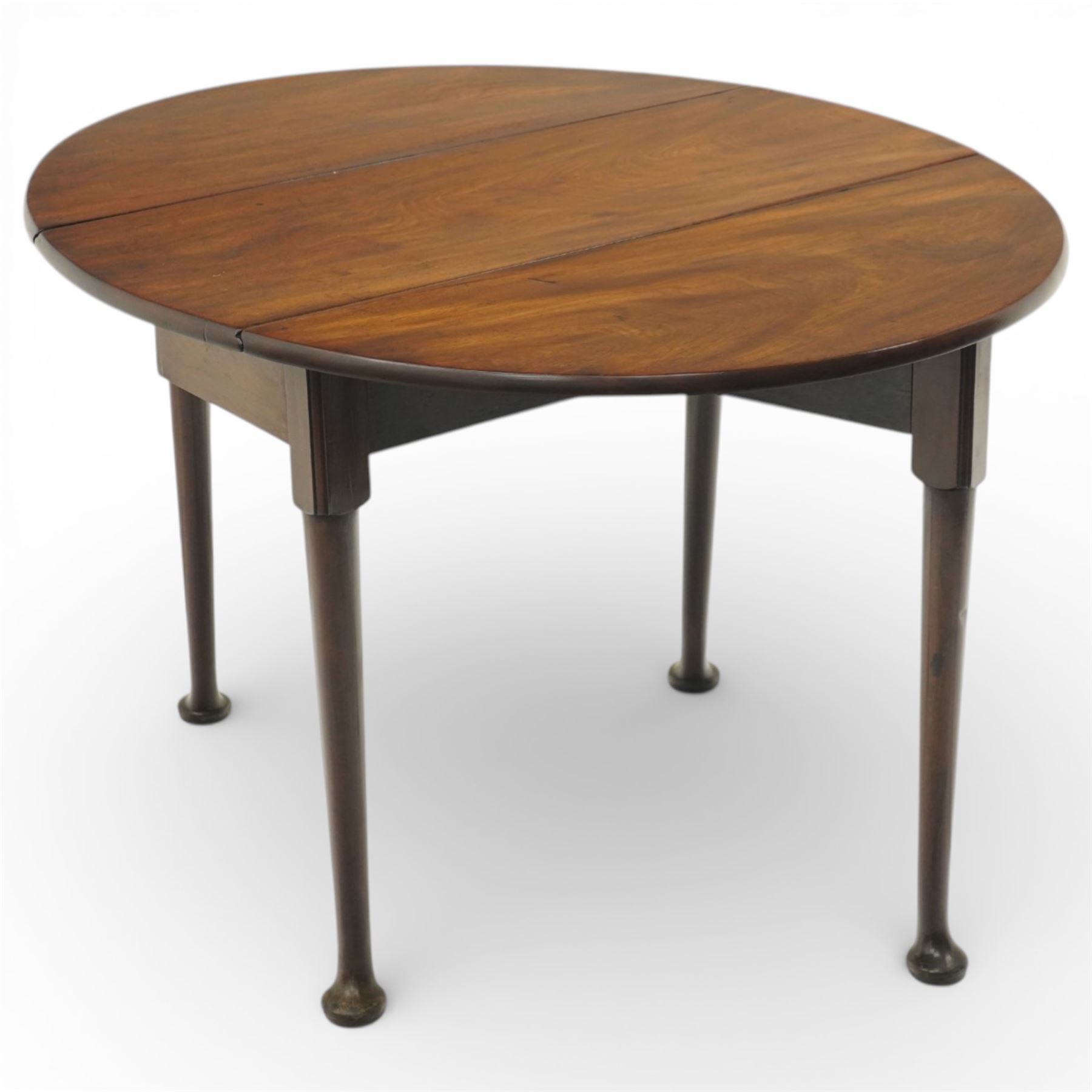 18th century small mahogany drop leaf table, flamed mahogany top with leaves and gatelegs to form an oval top, raised on tapered supports with pad feet