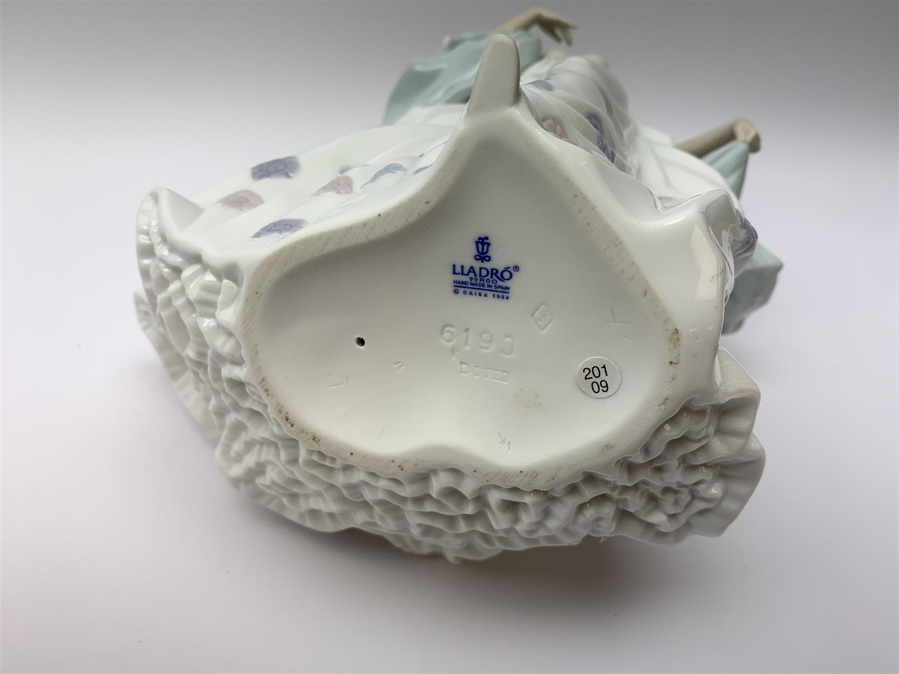 A Lladro figure, Summer Serenade 6193