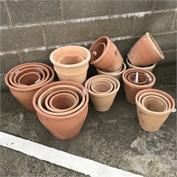 A quantity of terracotta pots, various shapes and sizes (approx 28)