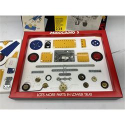 Meccano - Set No.5 with instruction booklets and Set 1+1X Conversion Set; both boxed; Adman Grandstand TV Game; boxed; Parker Colditz Board Game; and four Waddingtons Board Games including Cube Fusion, Totopoly, Golf Winks and Buccaneer; all boxed (8)