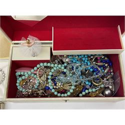 9ct gold and silver paste stone set ring, 9ct gold oddments and a collection of costume jewellery