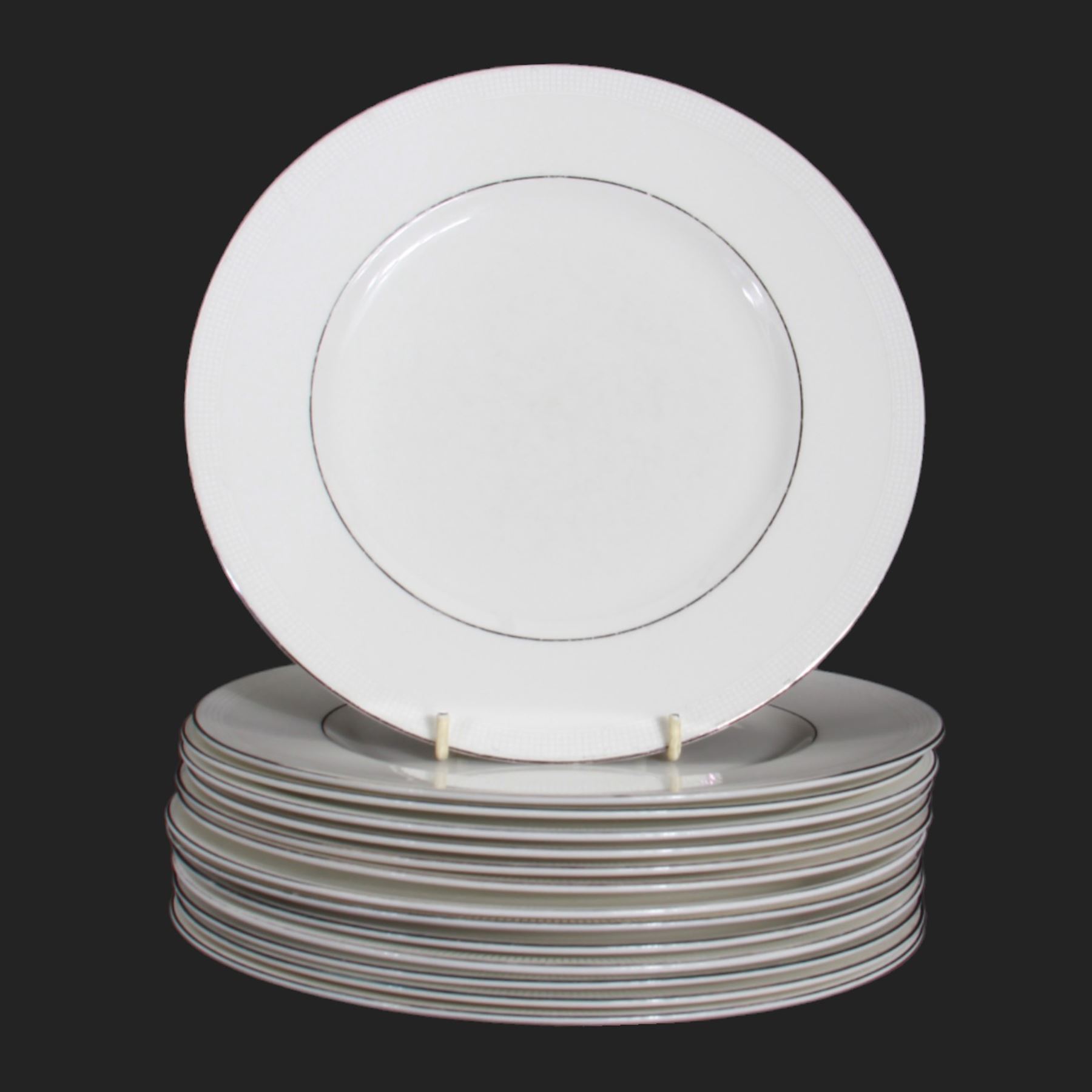 Wedgwood Vera Wang part tea and dinner service, including fifteen dinner plates, fifteen bowls, ten cups and saucers etc 