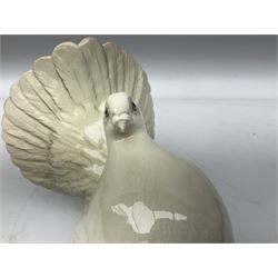 Beswick model of fan tail dove, no.1614, H15cm