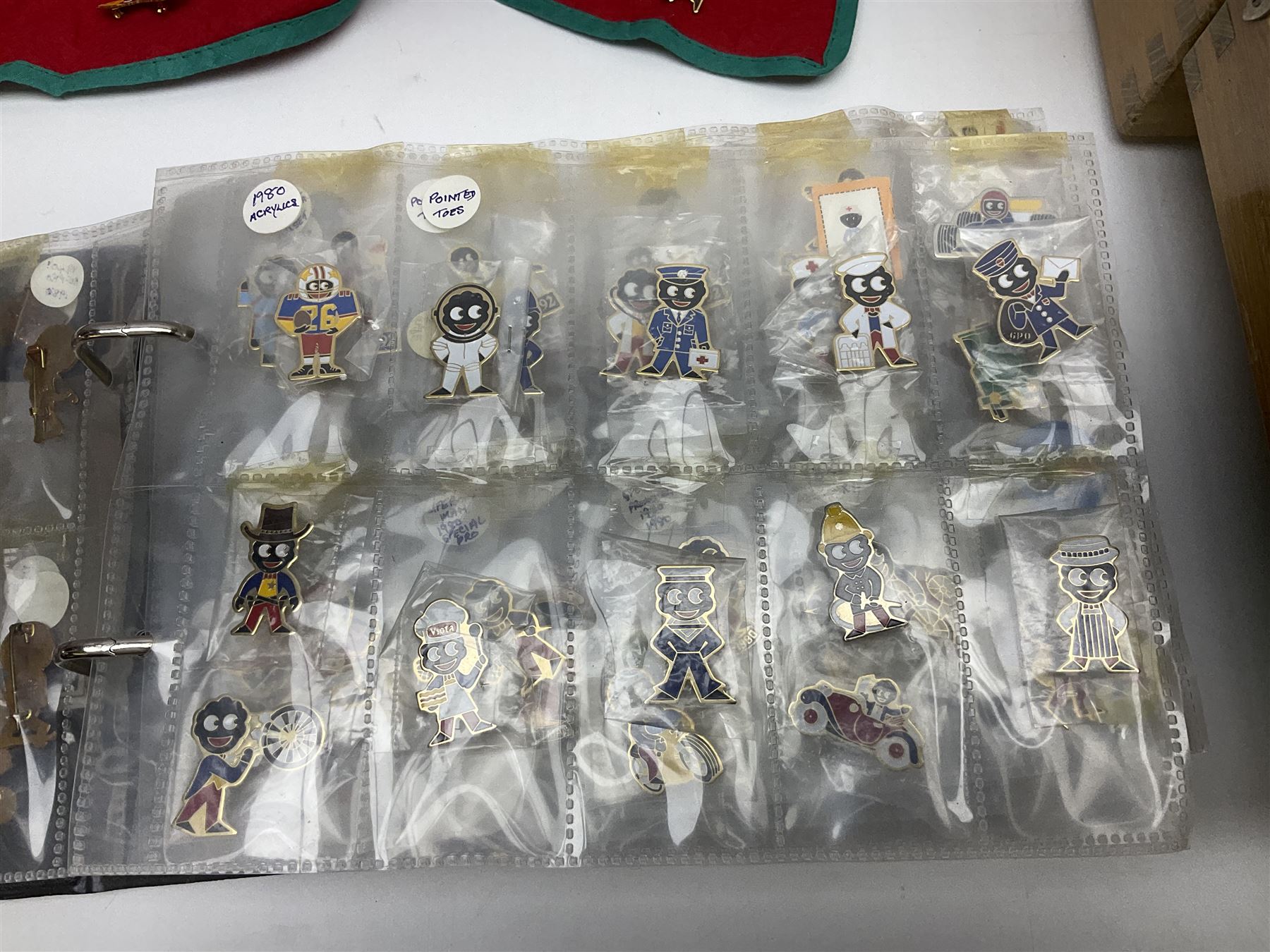 Large collection of Robertson's Golly memorabilia including badges, seven band figures, ceramics, toast racks etc