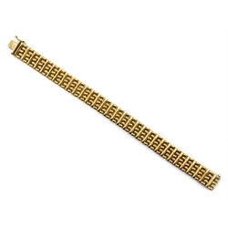  18ct gold fancy link chain bracelet stamped 750, approx 26.2gm  