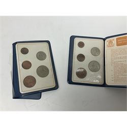 Great British and World coins and banknotes, including two Queen Victoria 1887 florins, King George V 1930 halfcrown, pre decimal pennies and other denominations, five Queen Elizabeth II five pound coins, United States of America 1964 Kennedy half dollar, German and other banknotes etc