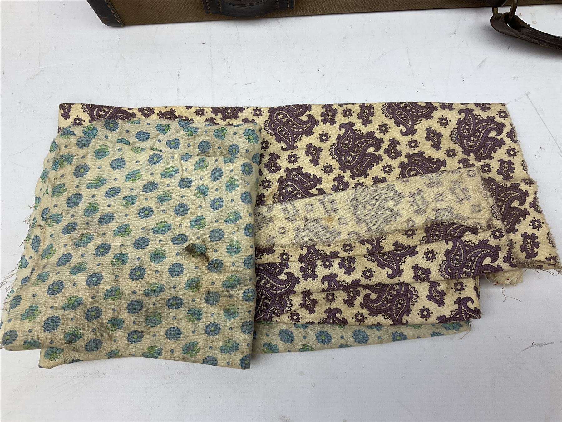 W.W. Greener 12-bore side-by-side double barrel non-ejector shotgun, with 76cm barrels, side safety, engraved lock, figured walnut stock with chequered grip and fore-end, no.33408, 120.5cm overall; in fitted canvas covered case with tools and accessories including .22 12-bore dog training device. SHOTGUN CERTIFICATE REQUIRED.