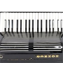 Hohner Bariton 371 basso piano accordion, with 37 keys, in black gloss finish, with carry stap and hard case