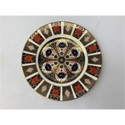 Royal Crown Derby Imari pattern plate, pattern no 1128, printed mark beneath, D27cm