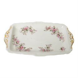 Royal Albert Lavender Rose pattern tea service for six including teapot, jug, open sucrier, teacups and saucers, side plates, dinner plates etc  
