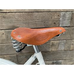 Pashley ladies town bicycle with Brookes leather saddle seat