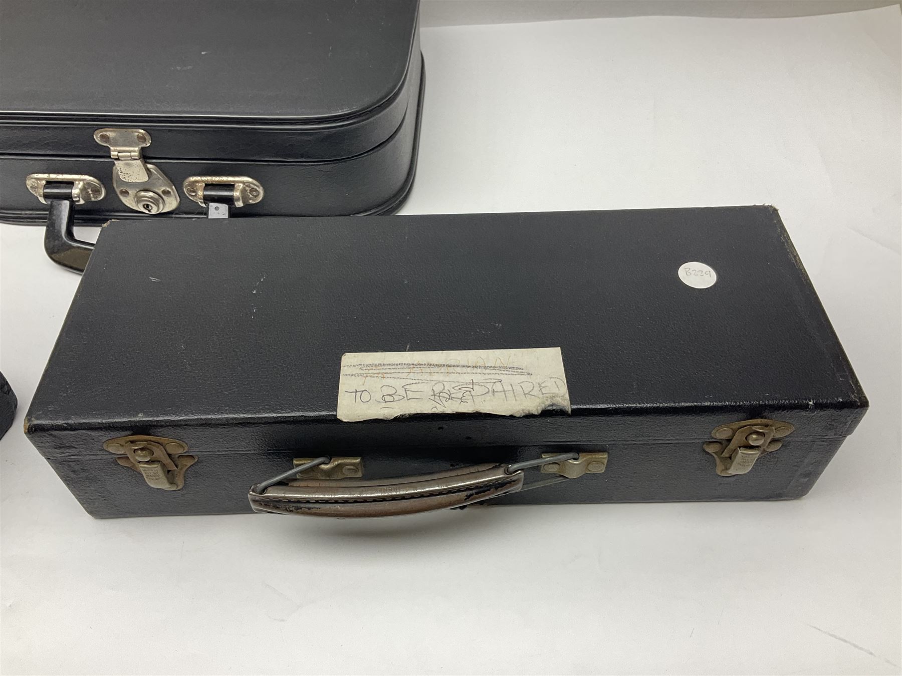 F. Buisson Dallas London oboe, serial no.5434; Boosey & Hawkes Lafleur clarinet, serial no.807004; and incomplete Boosey & Hawkes Regent clarinet, serial no.372169; each in fitted carrying case (3)
