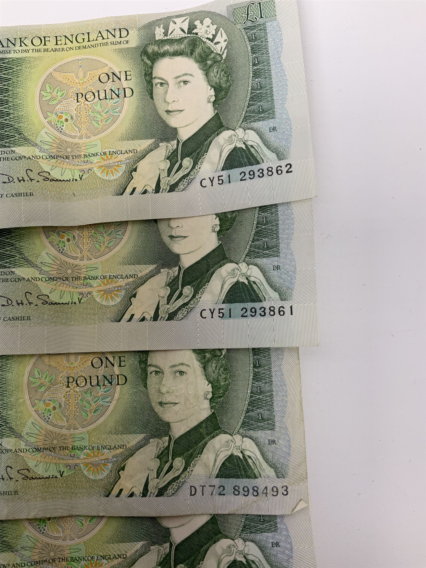 Banknotes including four Bank of England O'Brien one pound notes 'Y52J', 'T44J', 'T92J' and 'S23J', various ten shillings, two Somerset ten pounds 'CU20' and 'AW12', Page one pound notes, Bank of Scotland and other Scottish one pound notes etc