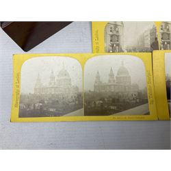 Mahogany tabletop Stereo viewer, with four Valentine Blancherd stereograph views of London, H32cm