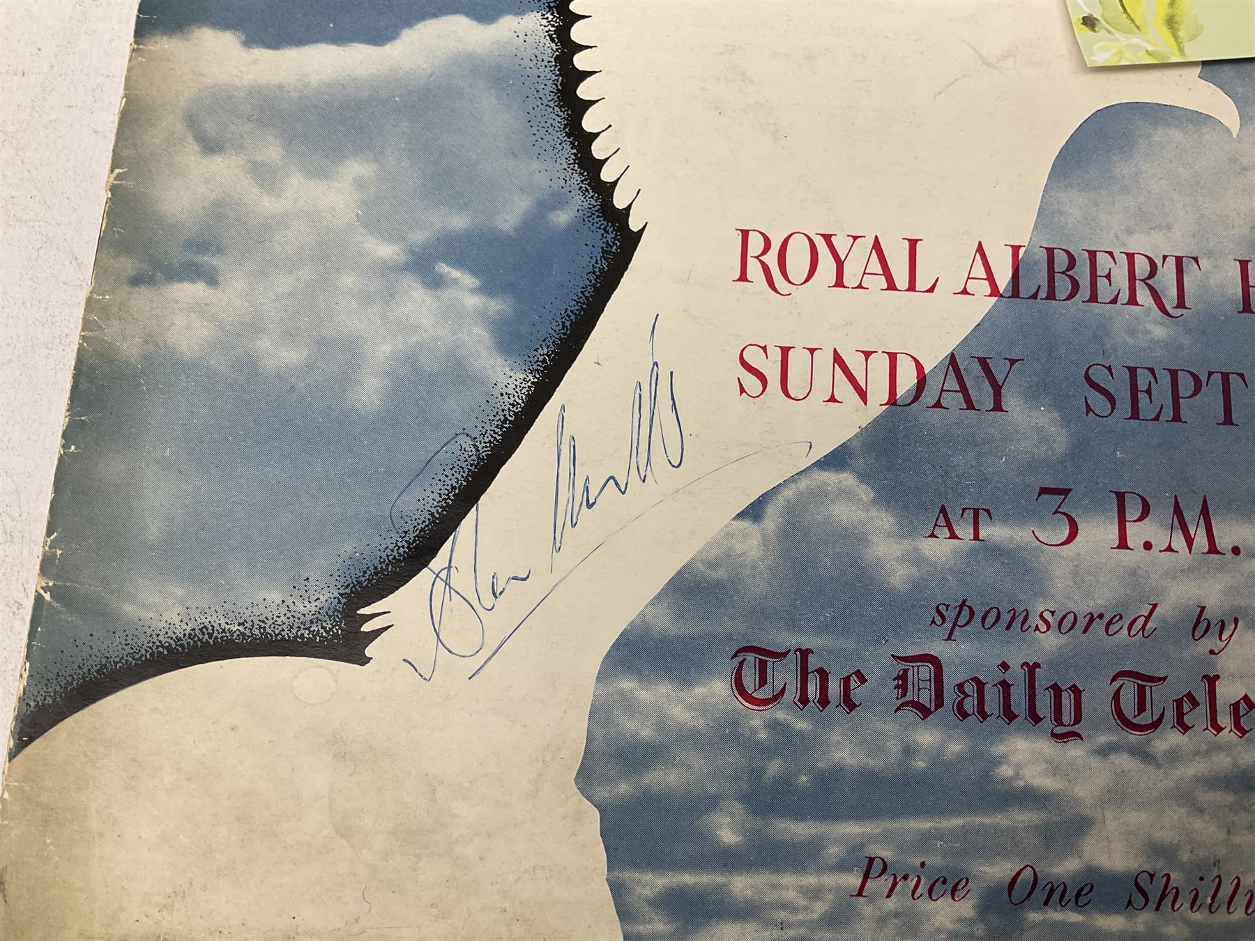 Autographs from film, stage, sporting personalities etc, including mid 20th century Hull City FC, Esmond Knight, John Clements, Kay Hammond, Richard Greene, Manning Whiley, Jerry Desmond etc, in albums, on pieces etc