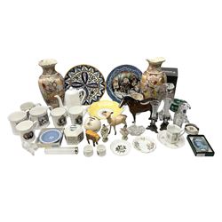 Quantity of ceramics to include Royal Doulton Bunnykins money box, Wedgwood Peter Rabbit money box together with ceramics by Coalport, pair of oriental vases, Beswick (all a/f), glassware, jewellery etc
