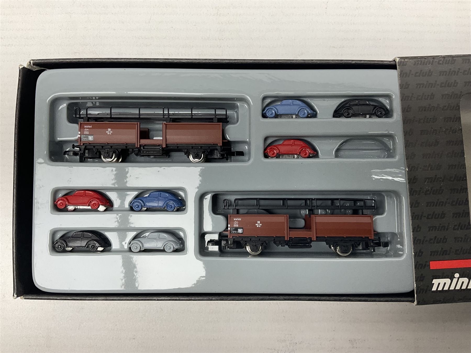 Marklin 'Z' gauge - five Mini-Club goods wagon sets Nos | Model