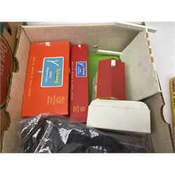 Tri-ang - quantity of '00' gauge model railway and Minic Motorways slot-racing items including Class B12 4-6-0 locomotive No.61572; boxed; seven goods wagons in five boxes; R576 Tunnel and Island Platform Set; both boxed; quantity of track and power unit; four Minic Cars and two controllers; boxed Customs Barrier and Frontier Post Set; railway car transporter and car loading ramp; quantity of track and trackside accessories; and boxed Car-Play Filling Station Set