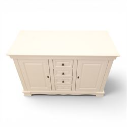 Modern large white painted chest of drawers, central bank of four drawers flanked by two lockable cupboards