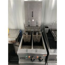 Lincat electric fryer - THIS LOT IS TO BE COLLECTED BY APPOINTMENT FROM DUGGLEBY STORAGE, GREAT HILL, EASTFIELD, SCARBOROUGH, YO11 3TX