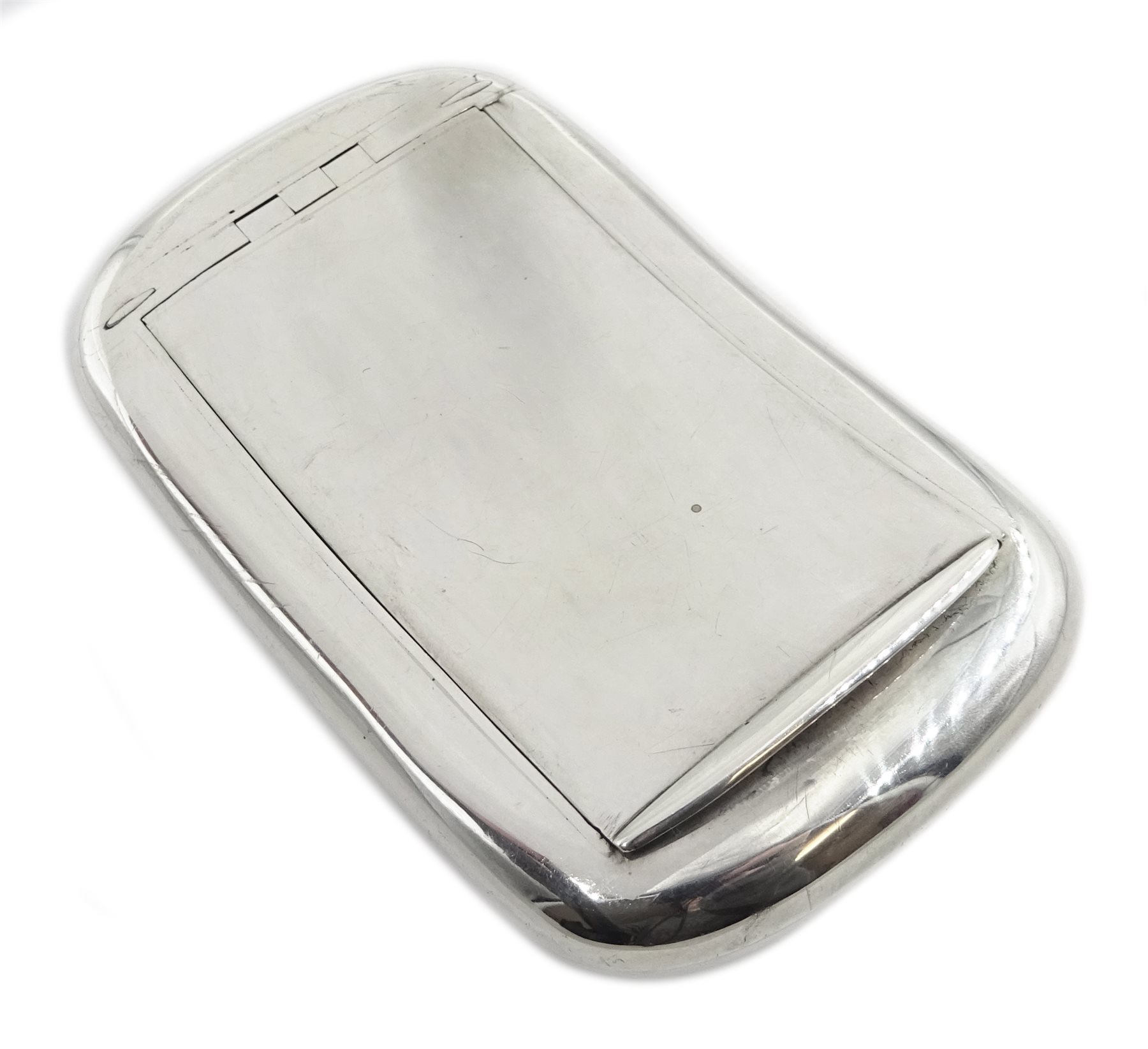 Edwardian silver curved tobacco/snuff box Deakin & Francis Ltd Birmingham 1902, L8.5cm, approx 2.5oz