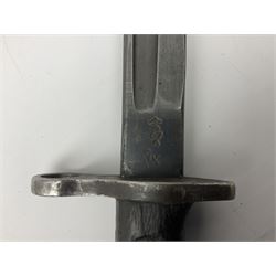 WW1 American Remington P14 rifle bayonet Model 1913, the 43cm fullered steel blade dated 5 17; in metal mounted leather scabbard L57cm overall; and WW1 Canadian Ross Rifle Co.1907 Model Mk.II bayonet, dated 2/17; in leather scabbard with frog (2)