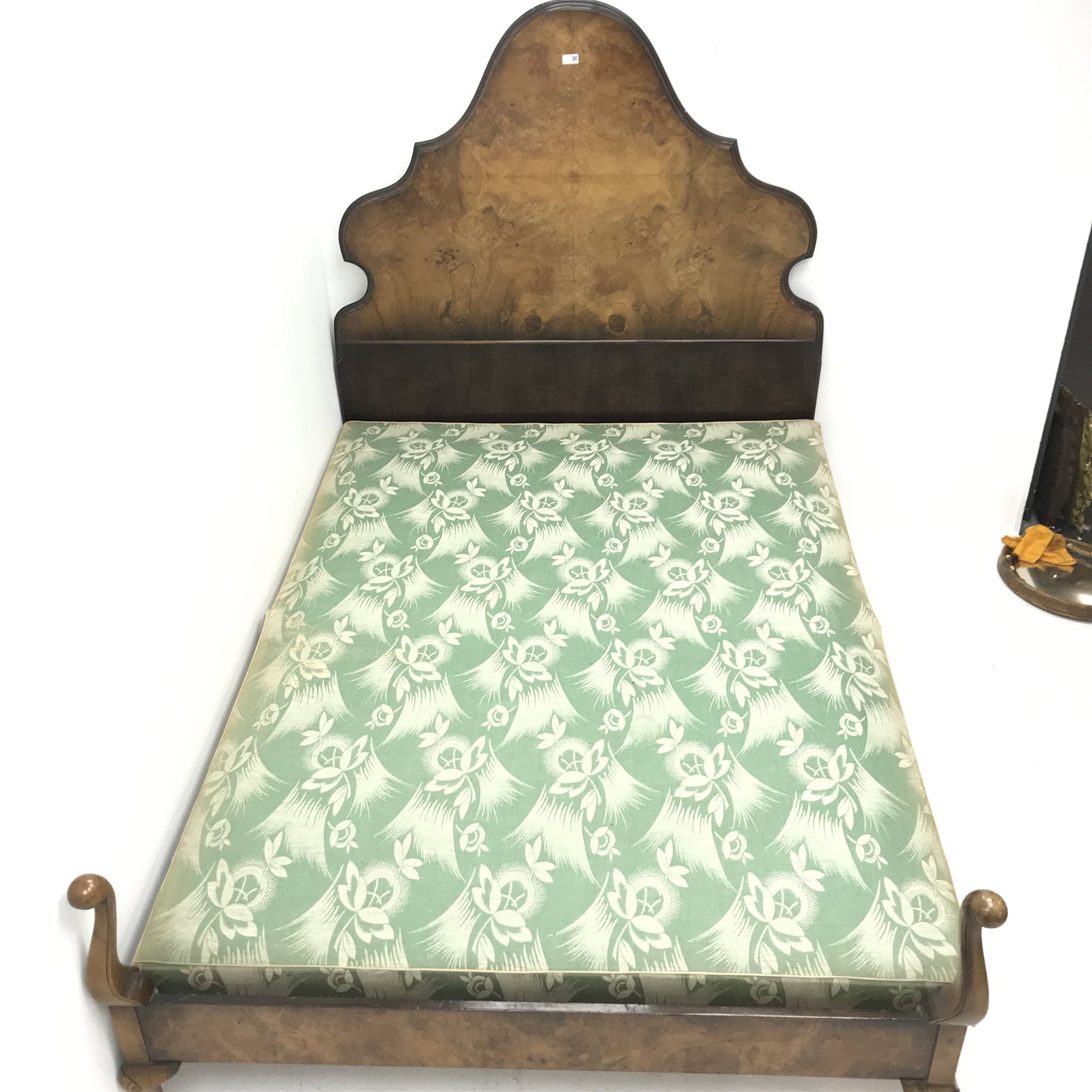 Queen Anne style walnut bedroom suite consisting of double arched top wardrobe, two doors, plinth base on shell carved cabriole feet (W123cm, H200cm, D55cm) a matching knee hole dressing table, raised mirror back, five drawers, shell carved cabriole legs (W114cm, H165cm, D60cm) a double 4'6