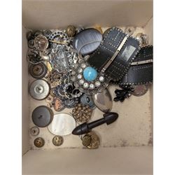 Colleciton of jewellery, including hatpins, brooches, silver earrings, etc