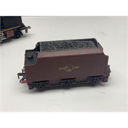 Hornby Dublo - 3-rail LMR Duchess Class 4-6-2 locomotive ‘City of Liverpool’ no. 46247 in BR maroon, with tender; in original blue box with instructions 