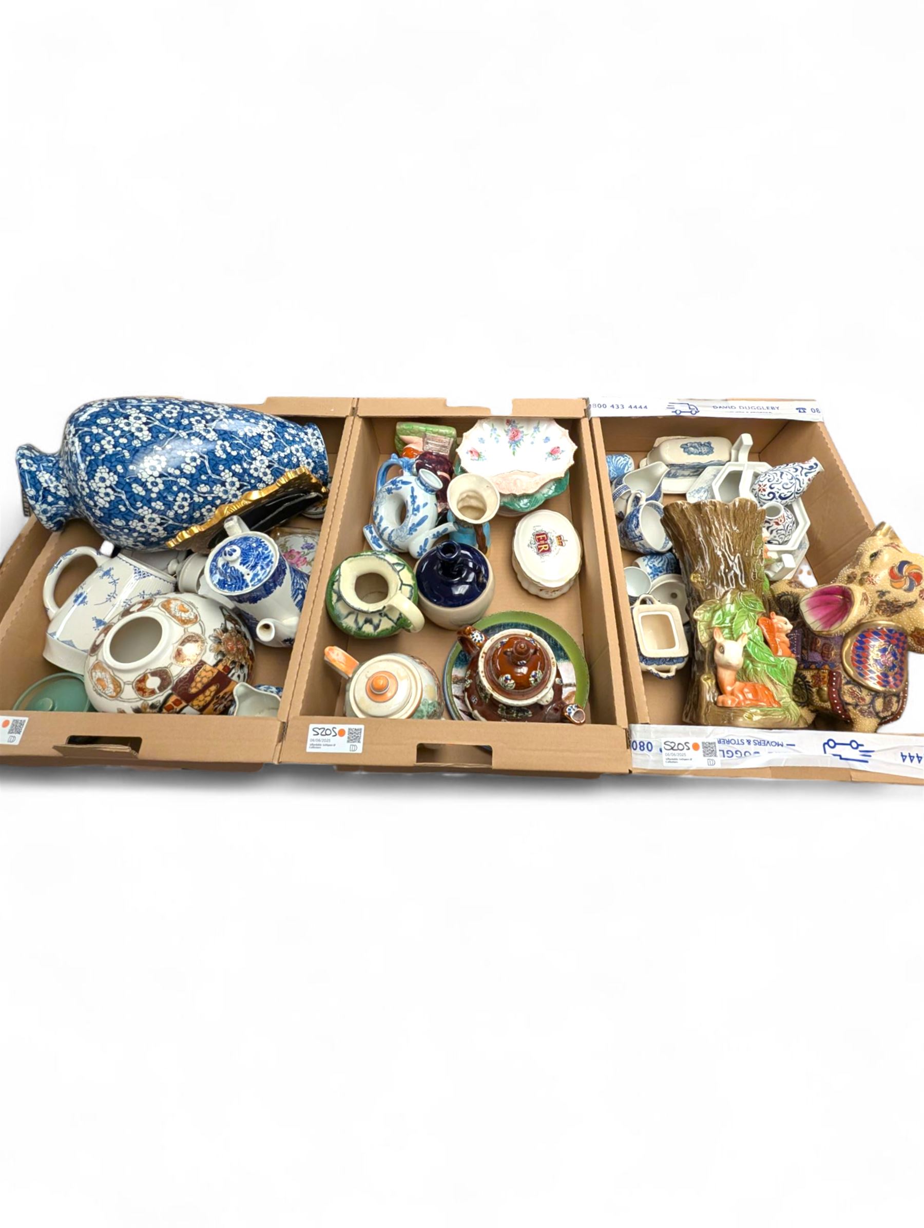 Barge Ware teapot, Withernsea vase, blue and white ceramics and other collectables, in three boxes 