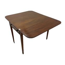 Georgian mahogany pembroke table, two drop leaves, single frieze drawer