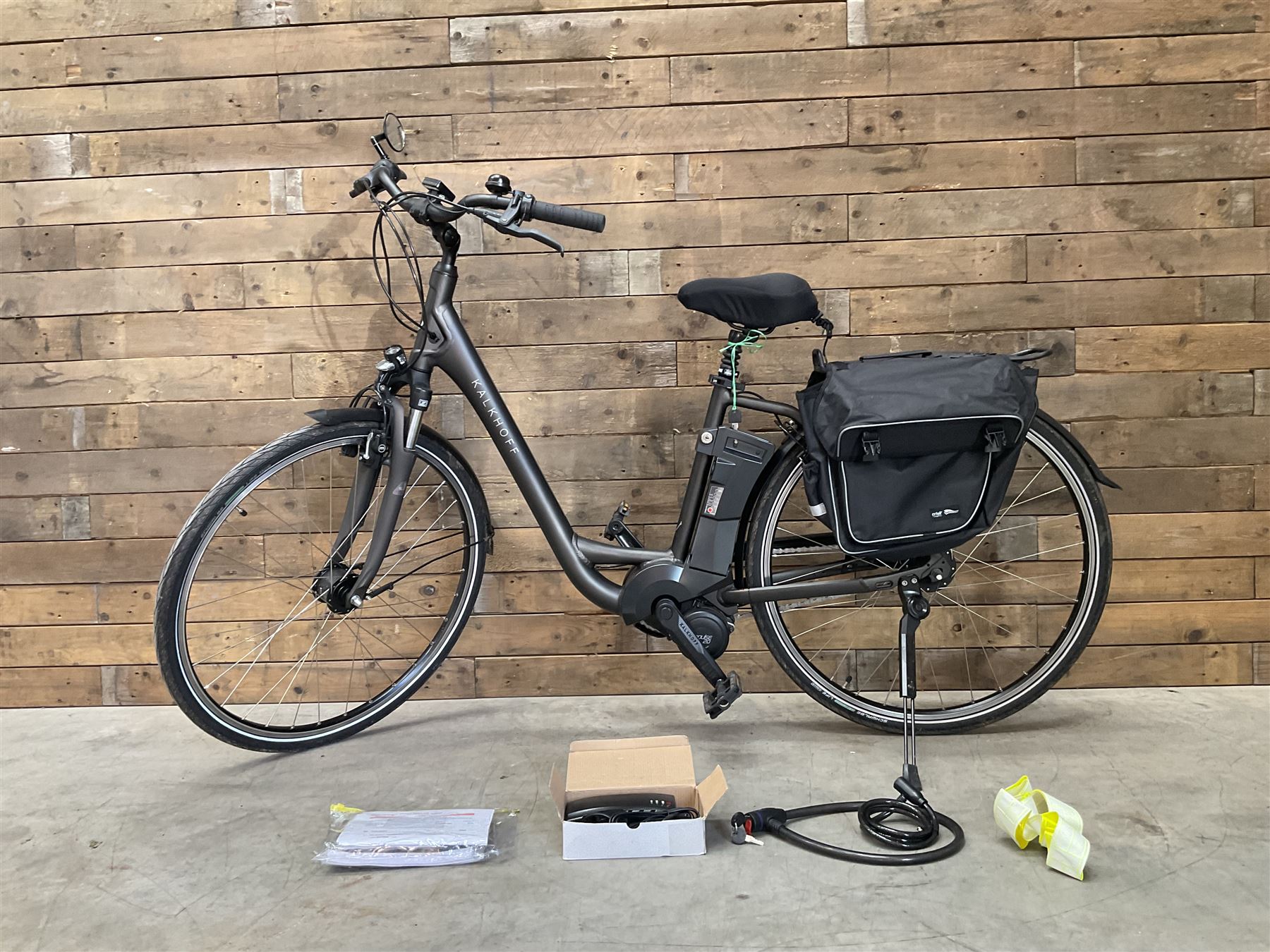Kalkhoff Jubilee i7 electric bike with 11Ah battery, with charger lock and manual