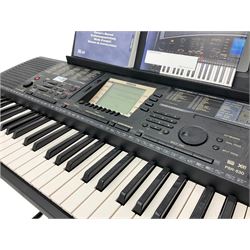 Yamaha PSR-530 electric keyboard, with stand and cover