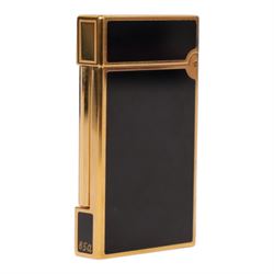 S J Dupont - Kawasemi, by artist Tadashi Inami, the Kingfisher Maki-E lighter with serial number 19CJN97, in the original presentation box