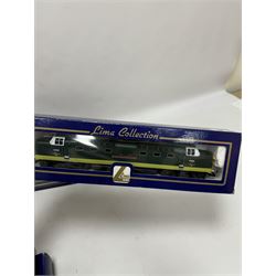 Five Lima ‘00’ gauge Class 55 Co-Co Deltic diesel locomotives, comprising four L204952 examples, including one with original name and number Crepello no. D9012 and three reworked as Argyll & Sutherland Highlander no. D9021, Royal Highlanders Fusilier no. D9019, St Paddy no. D9001 and a L204951The Prince of Wales Own Regiment of Yorkshire no. D9005, all in BR two tone green livery, all boxed 