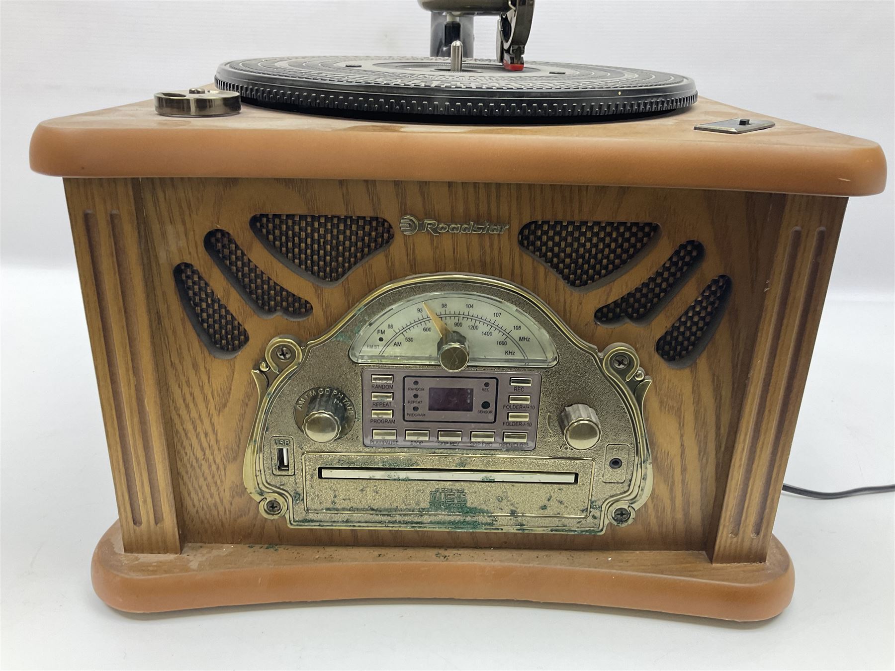  Roadstar HIF-1850TUMPK retro style record player with gramophone 