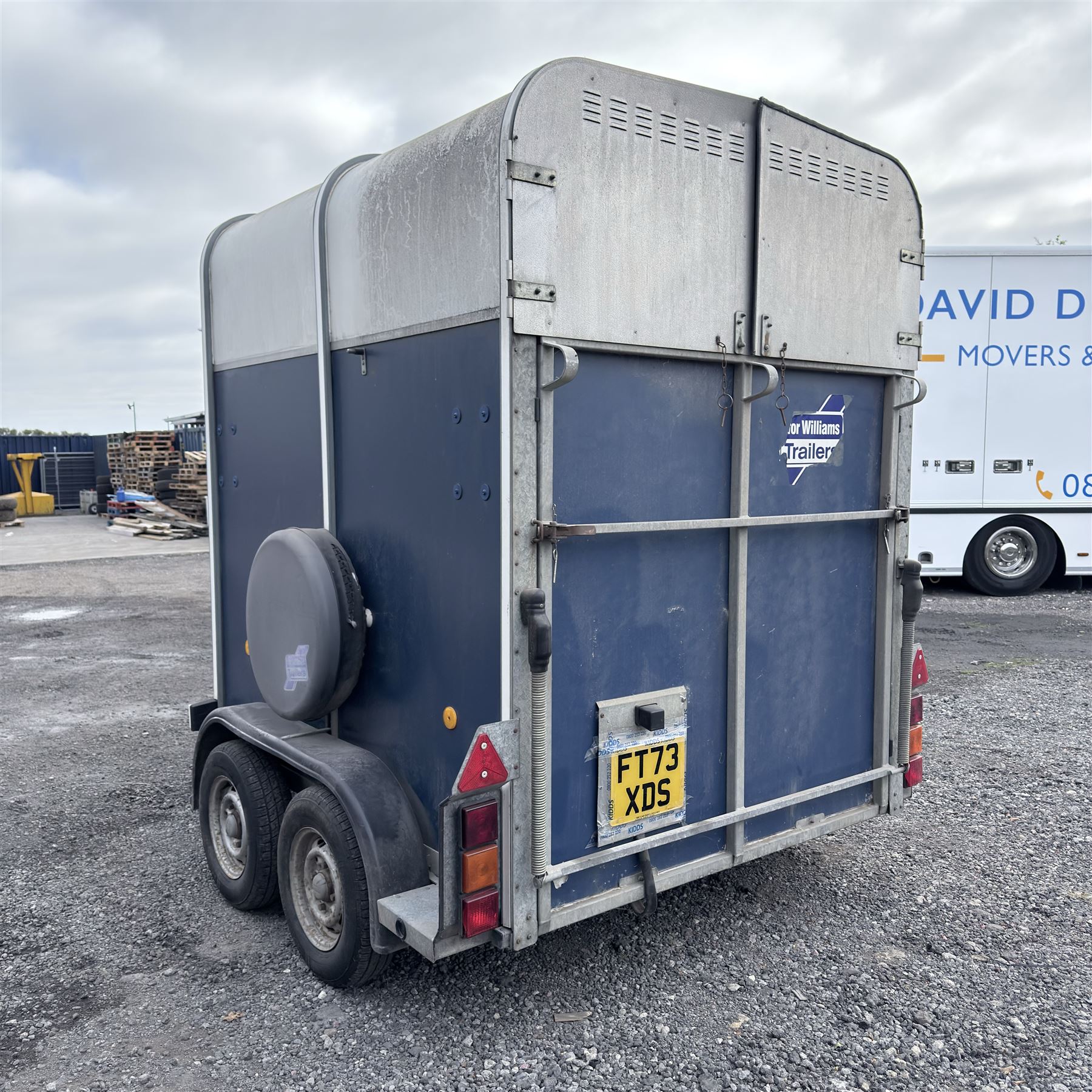Ifor Williams HB505R horse trailer