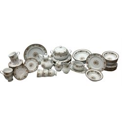 Noritake Ireland tea and dinner wears, comprising of teapot, milk jug, covered sucrier, seven teacups and saucers, seven dessert plates, six dinner plates, seven side plates, five bowls two serving dishes, one lidded tureen and a gravy boat and dish