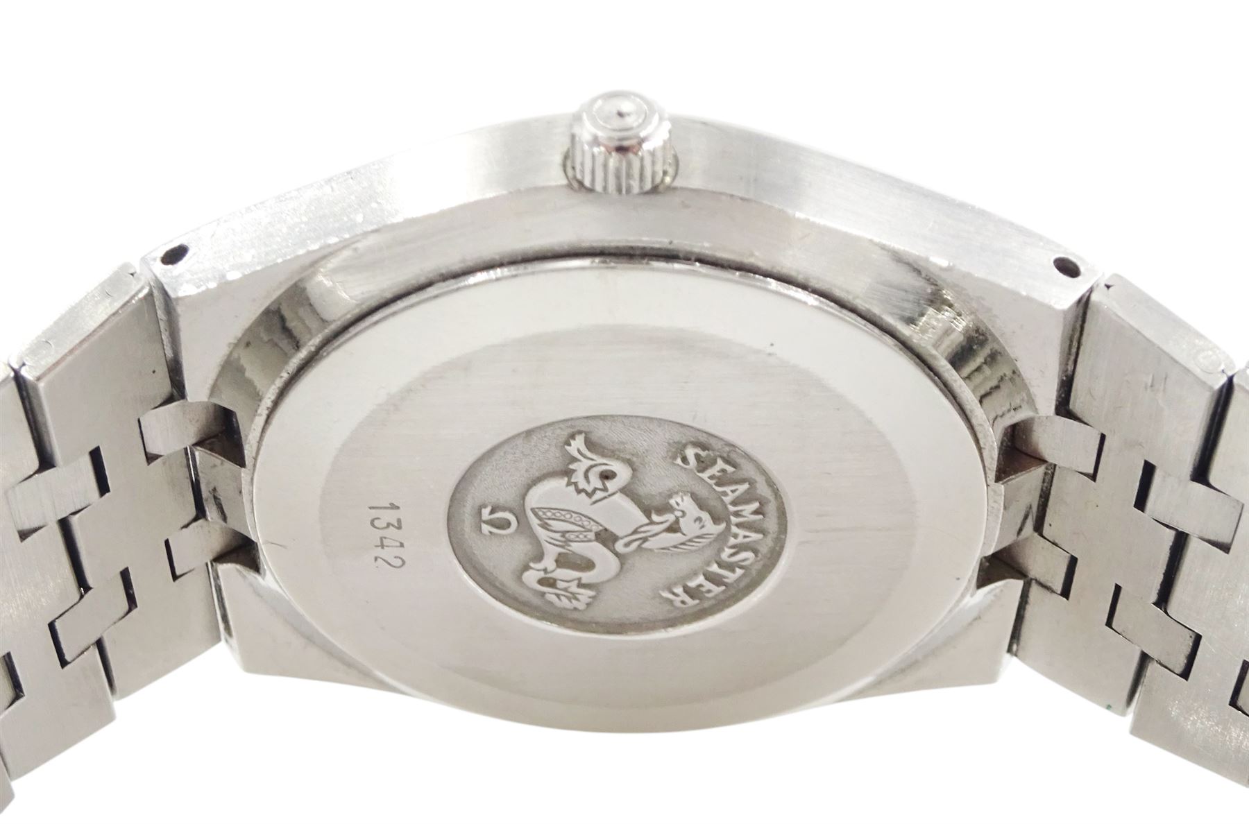Omega Seamaster gentleman's stainless steel quartz wristwatch, Cal. 1342, dial with baton hour markers and date aperture, on stainless steel bracelet, with fold-over clasp, boxed with papers dated 1983