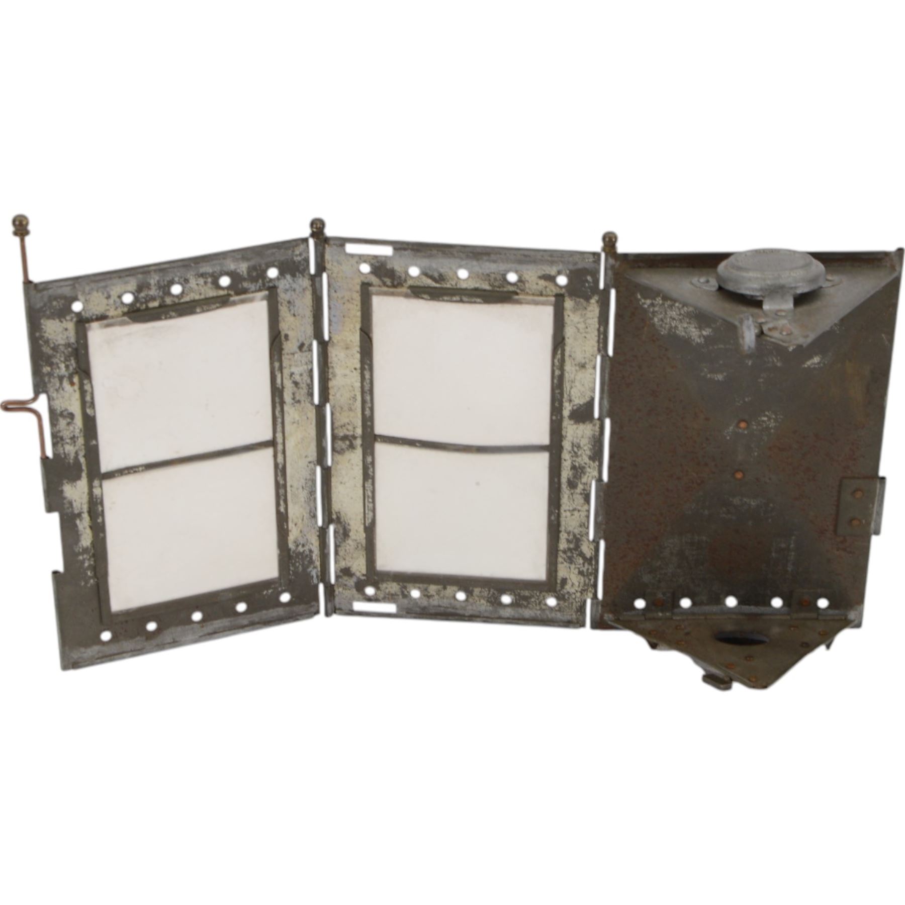 WWI French folding trench lamp, featuring four glass panels, the whole assembly can be made to fold flat, H18cm