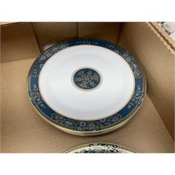 Royal Doulton Carlyle pattern part dinner service, including eight dinner plates, sixteen side plates, eight bowls, eight coffee cans and saucers etc (68)