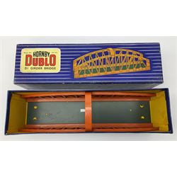 Hornby Dublo - Breakdown Crane No.4062 with Cowans Sheldon livery, boxed with screw jacks; D1 Girder Bridge, boxed; and T.P.O. Mail Van Set, boxed with instructions, mail bags, switch and tested tag (3)