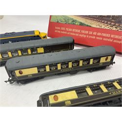 Hornby/Tri-Ang ‘00’ gauge - RS52 The Blue Pullman Electric Train Set comprising diesel pullman motorcar, parlour car and non-powered motorcar with a quantity of track; five further loose models comprising one diesel locomotive, three pullman coaches and one breakdown train unit (6) 