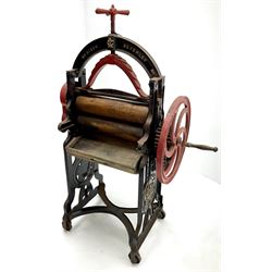 Victorian Wm Dixon of Beverley cast iron mangle